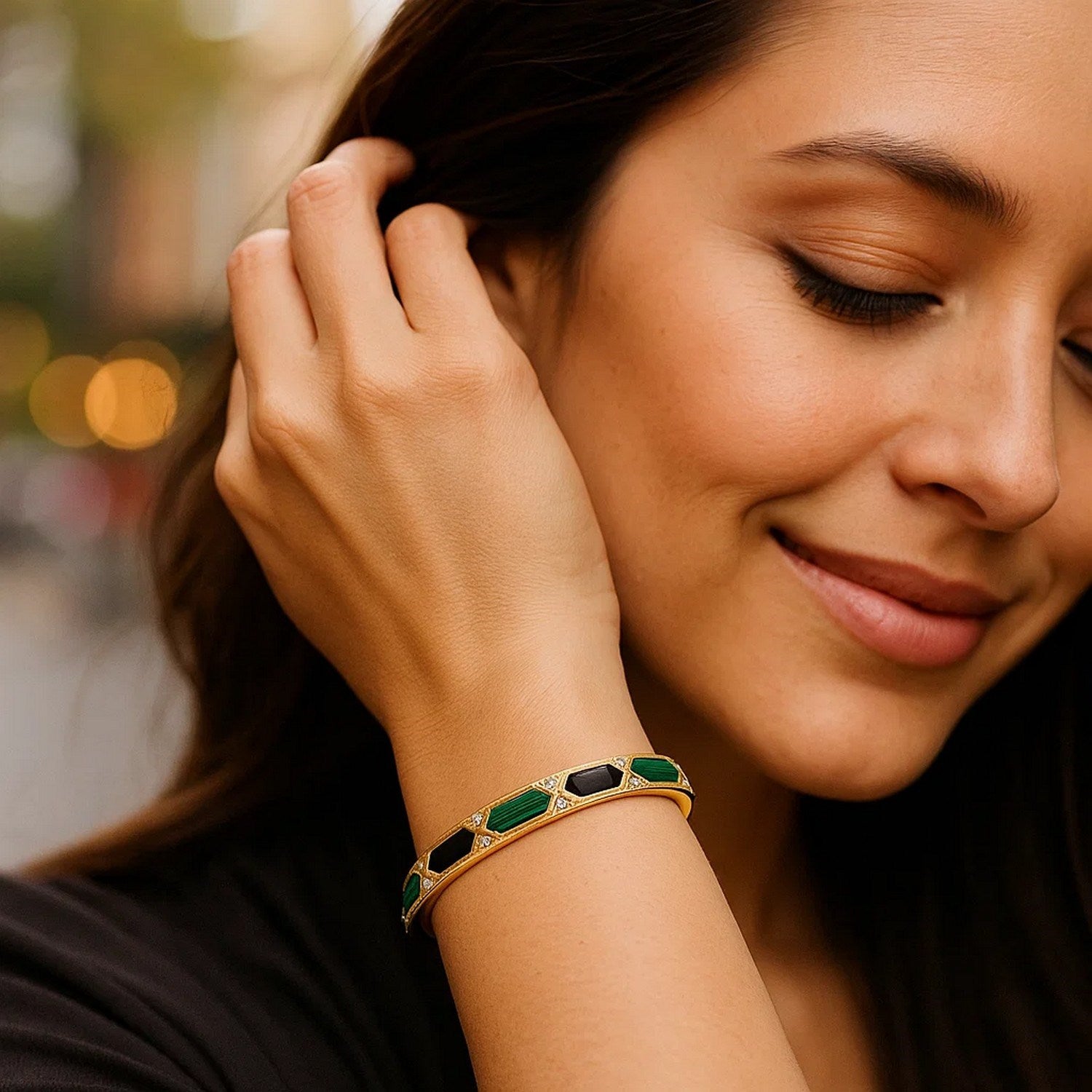 14K Yellow Gold Black And Green Art Deco Hexagon Bangle (6.00 mm) - Detail | BIJOLINA