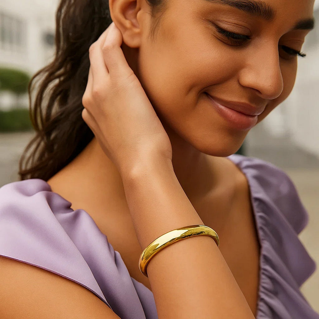 Classic Bangle in 14k Yellow Gold (8.00 mm) - Side View | BIJOLINA