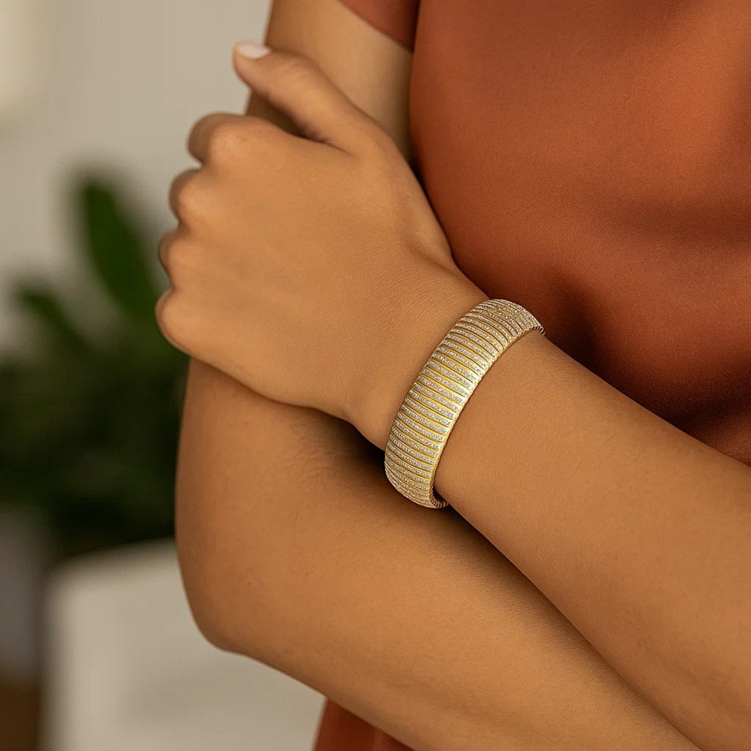 14K Yellow Gold Bold Diamante Flex Bracelet