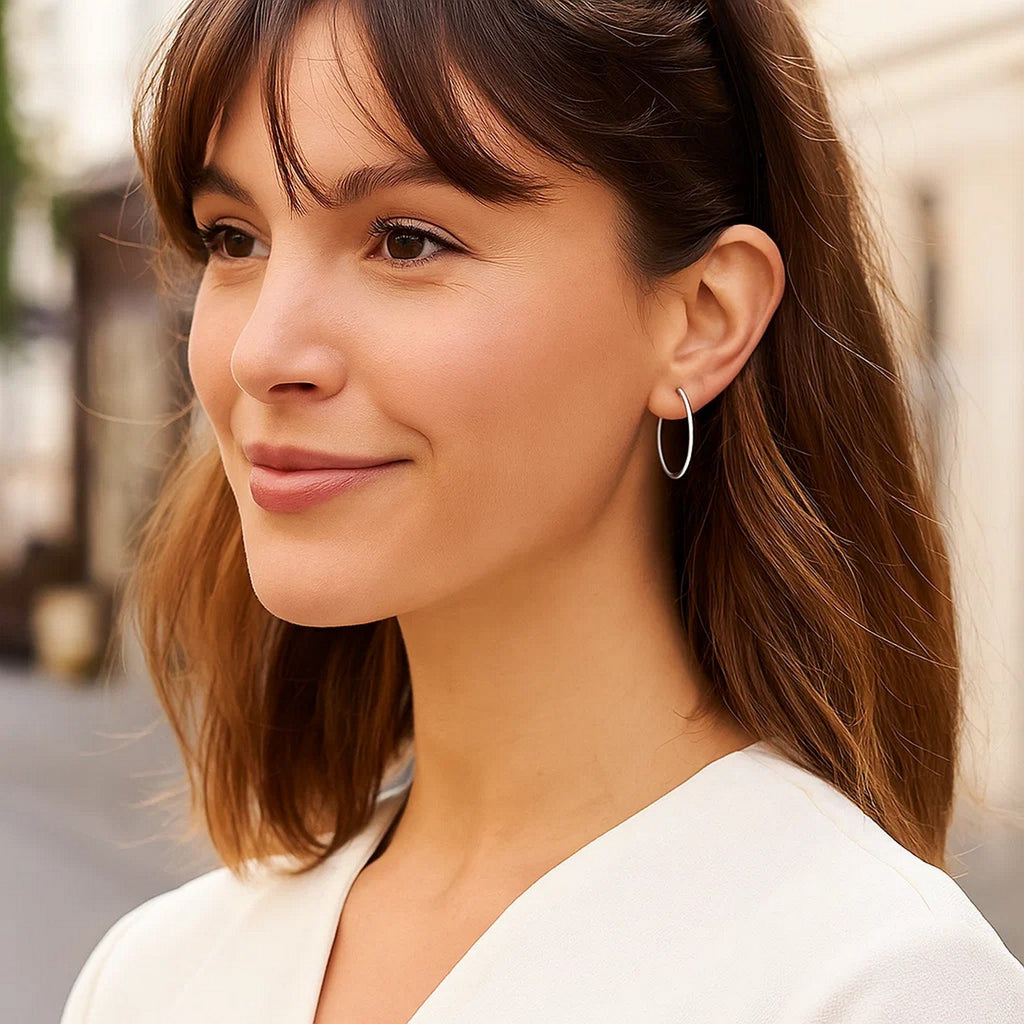 10K White Gold Polished Hoop Earrings (1g) | BIJOLINA