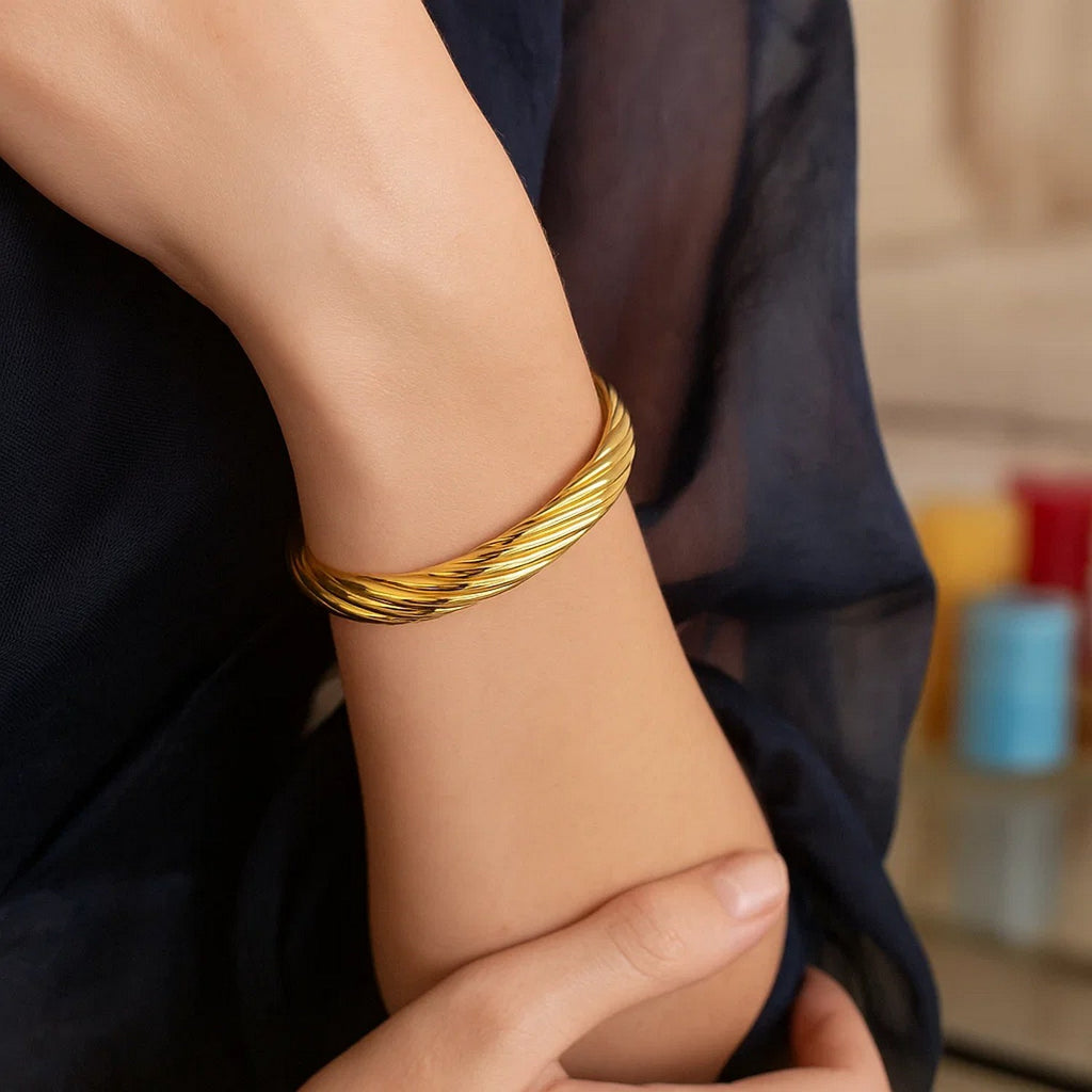 14K Yellow Gold Twist Bangle
